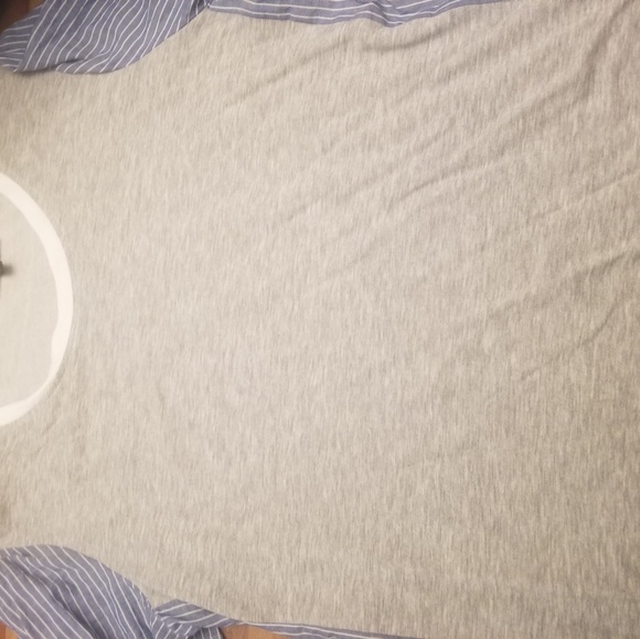 Womans blouse - Picture 2 of 5